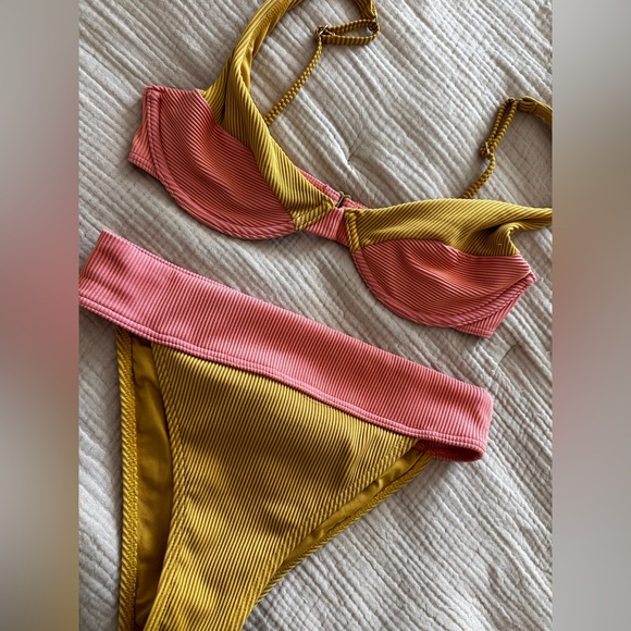 Billabong Hi Life Aruba Bikini - Picture 3 of 6